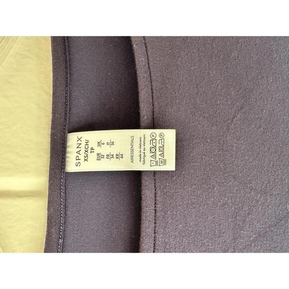 Spanx Air Essentials Crewneck Long Sleeve Top in Timeless Navy Size XS - Picture 4 of 7